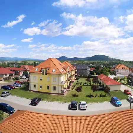 Apartment Orsika Hilltop *